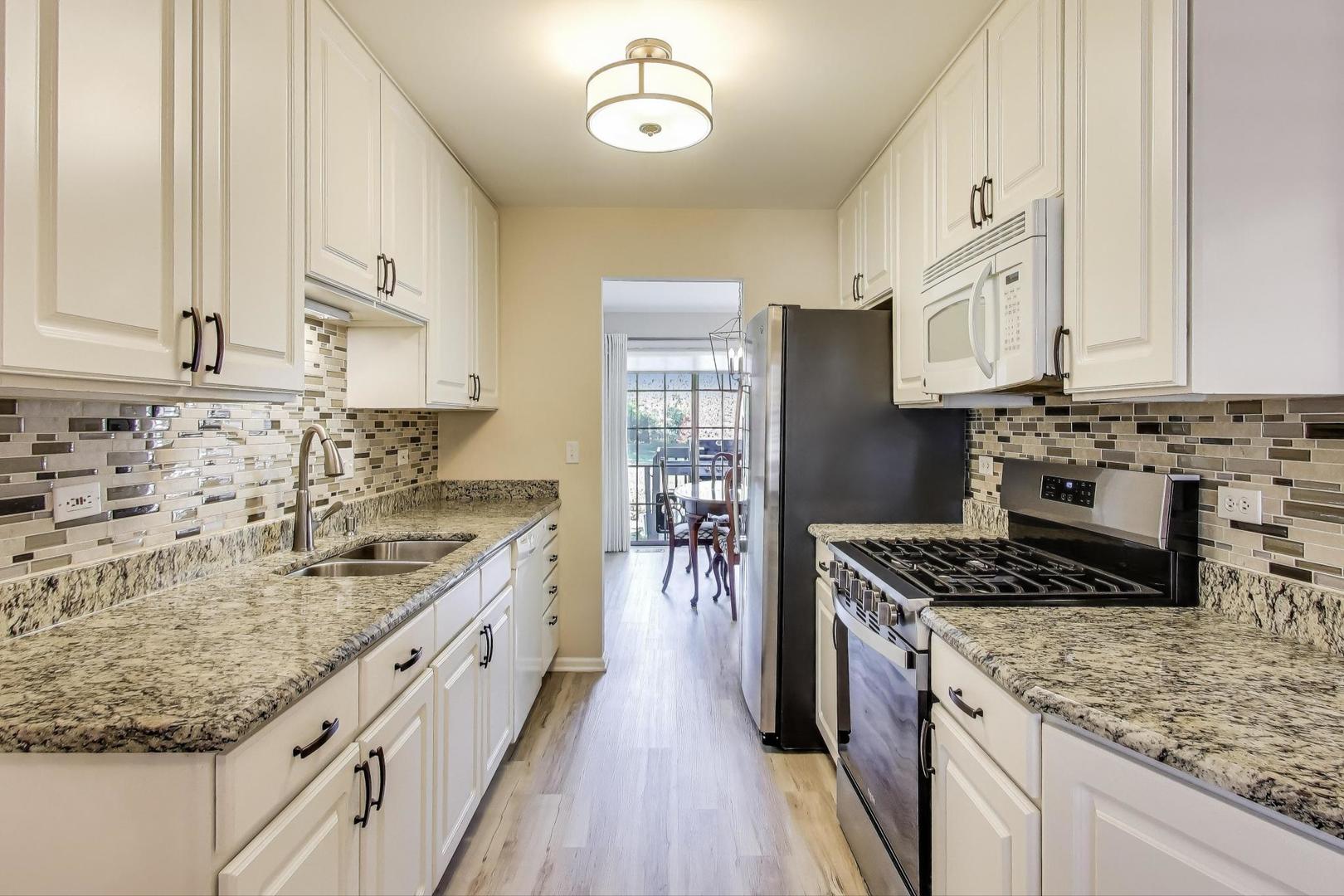 1576 N Saint Marks Place