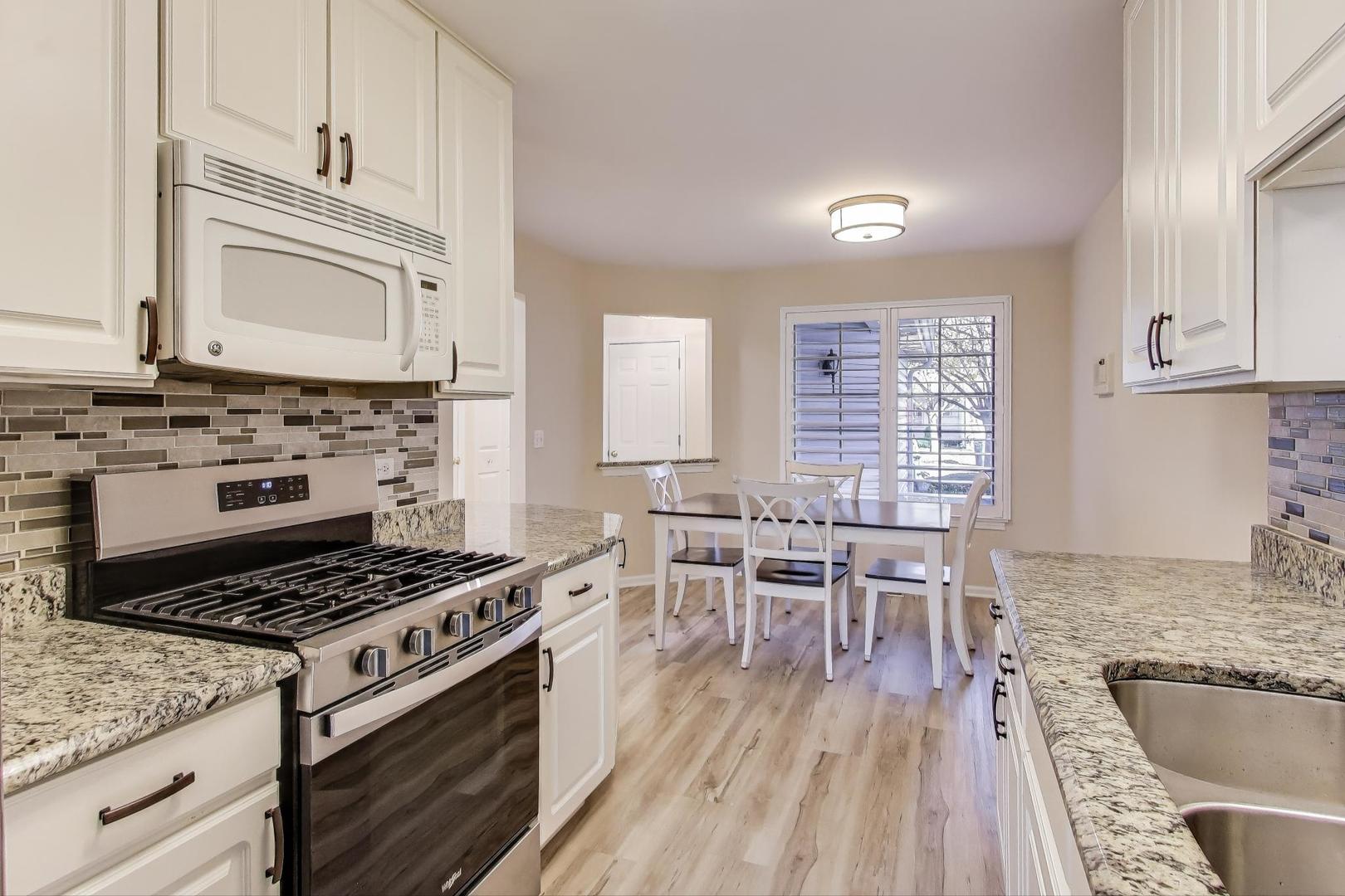 1576 N Saint Marks Place