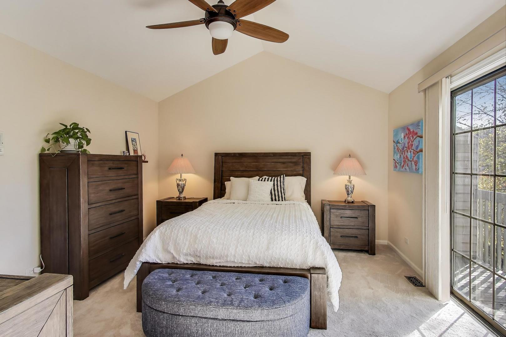 1576 N Saint Marks Place