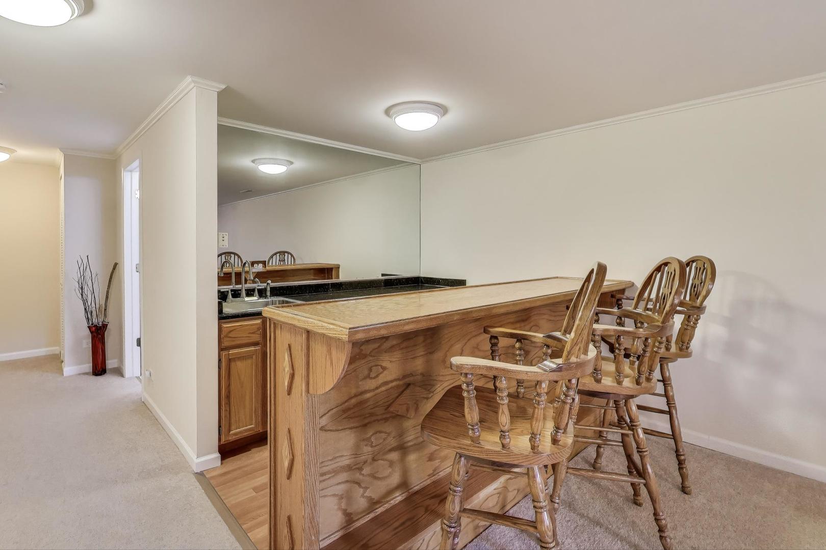 1576 N Saint Marks Place