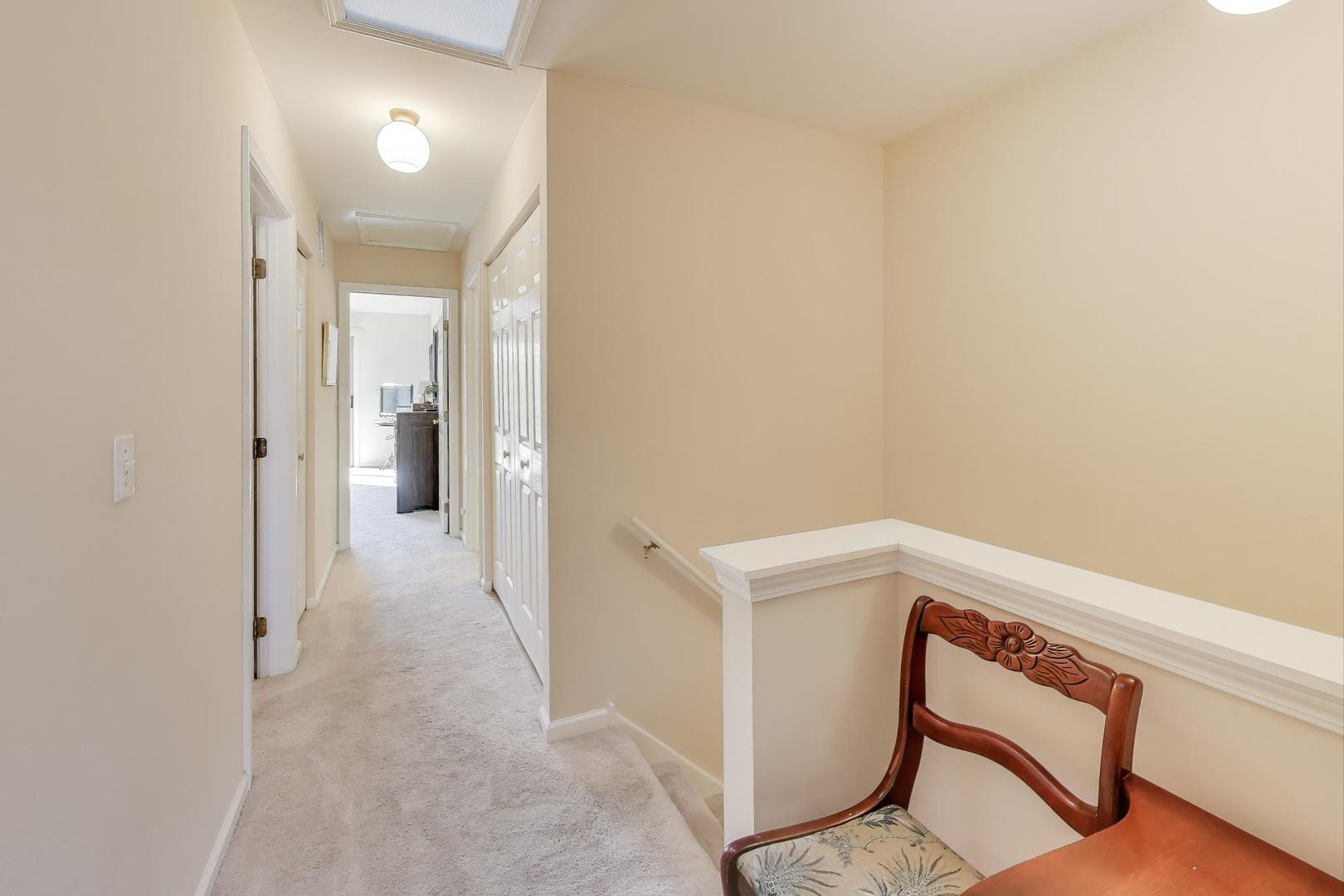 1576 N Saint Marks Place