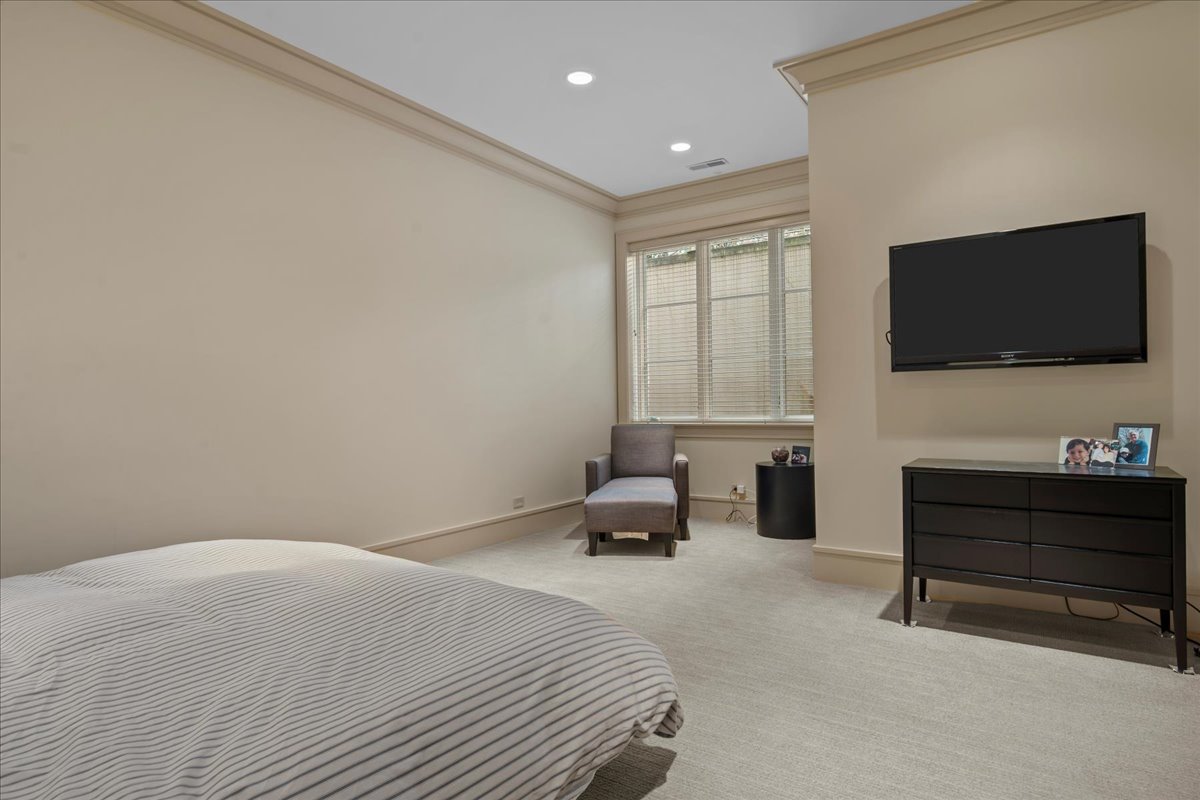 2 Bridlewood Road