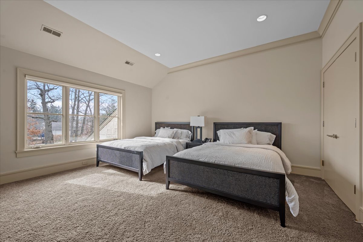 2 Bridlewood Road