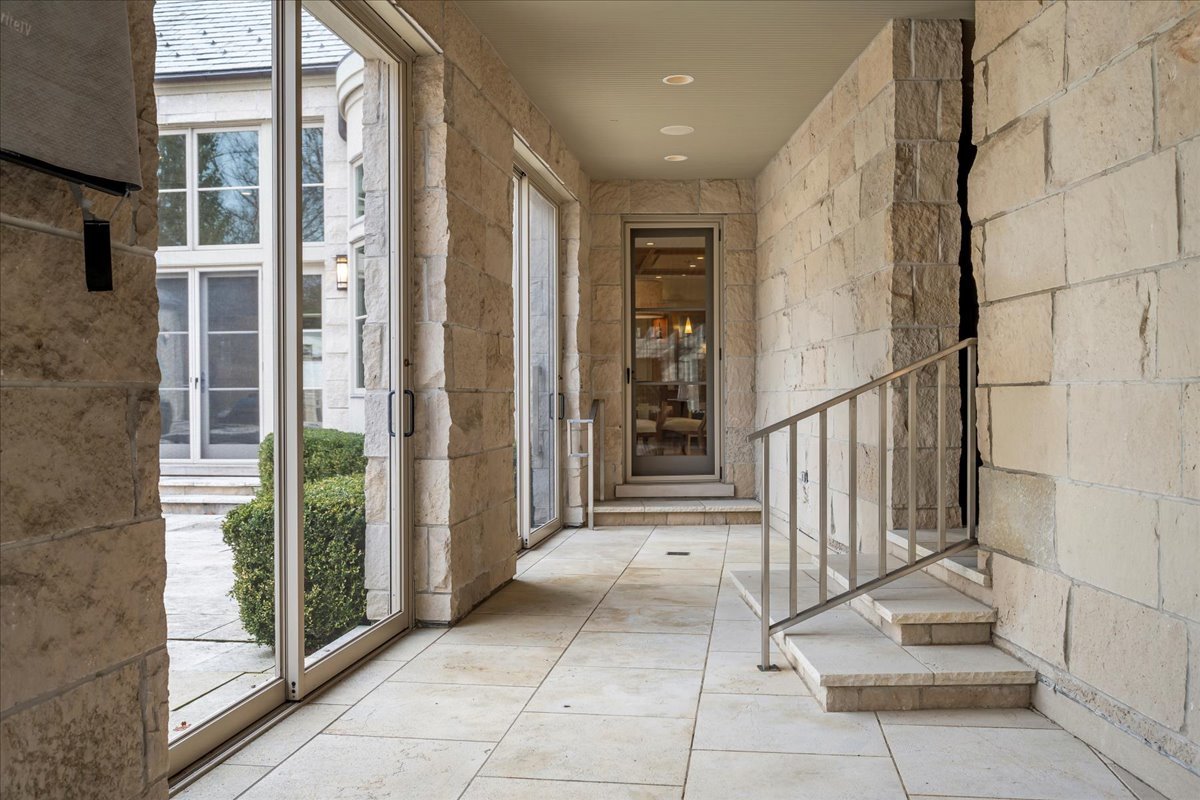 2 Bridlewood Road