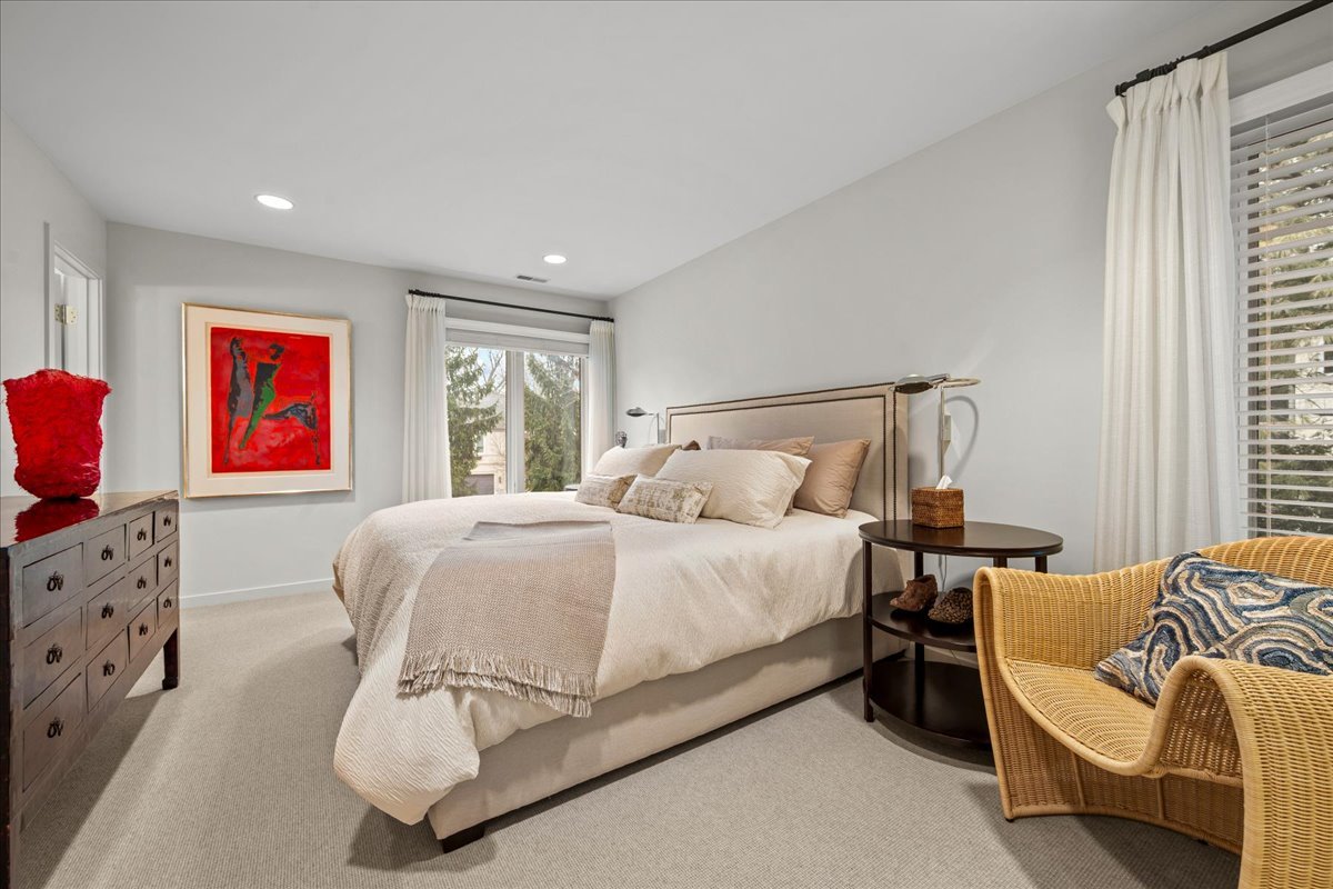 1643 Sylvester Place