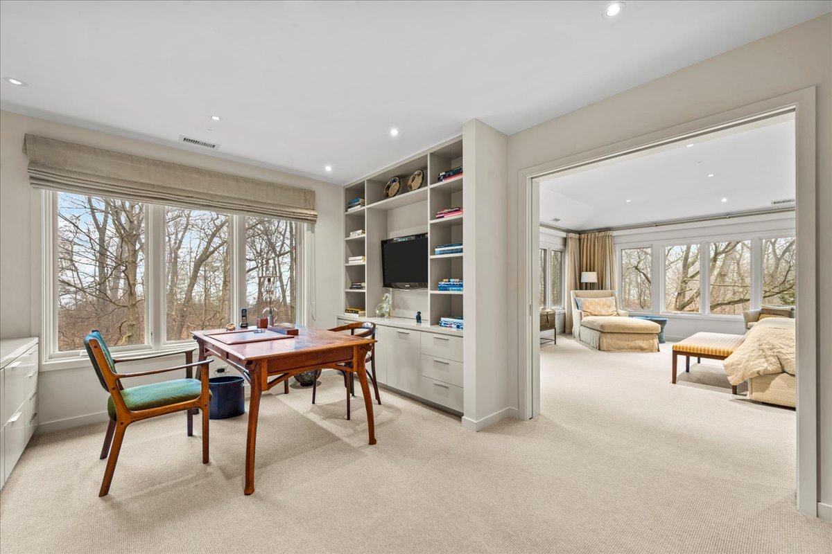 1643 Sylvester Place