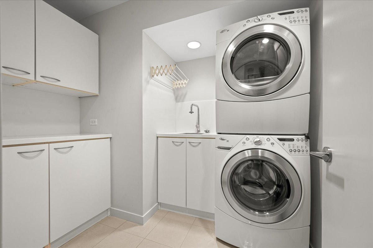 1643 Sylvester Place