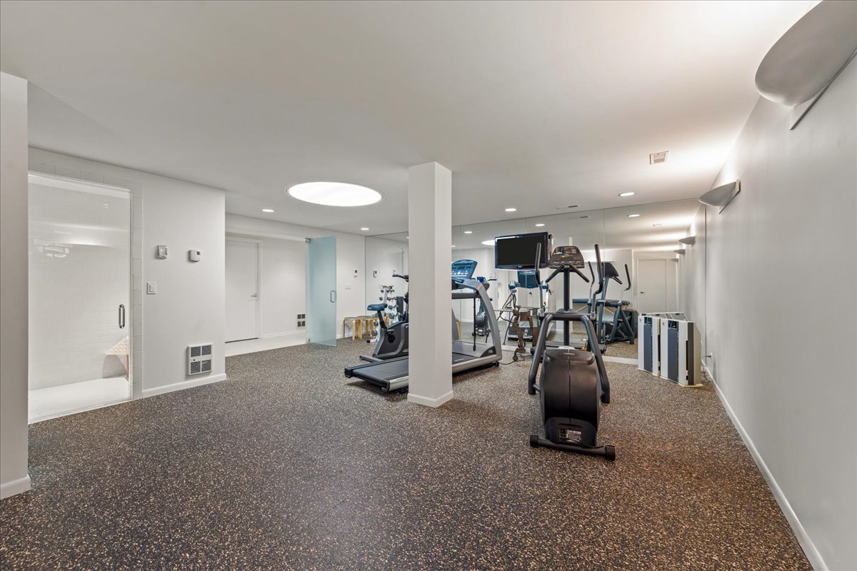 1643 Sylvester Place