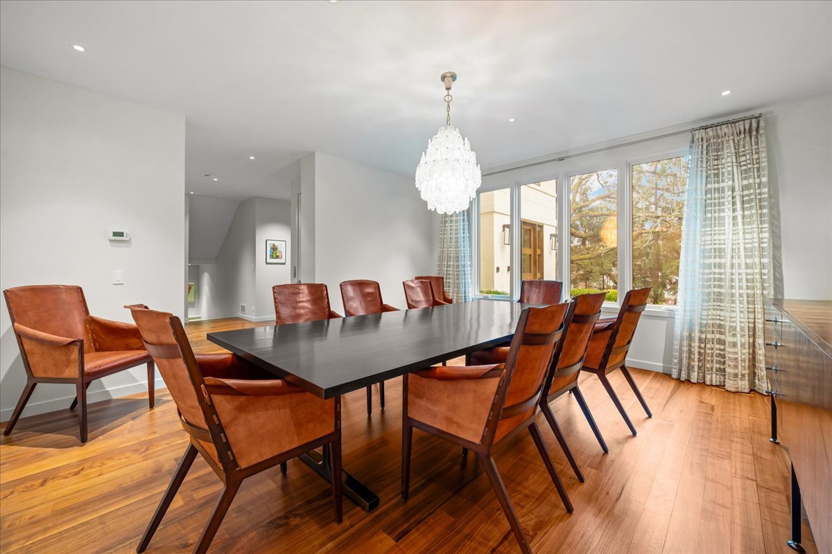 1643 Sylvester Place