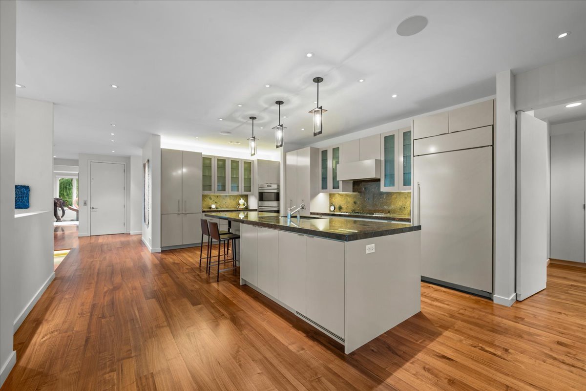 1643 Sylvester Place