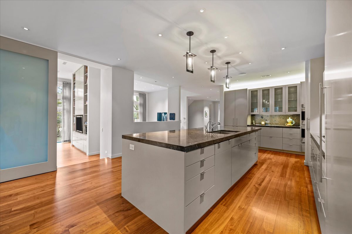 1643 Sylvester Place