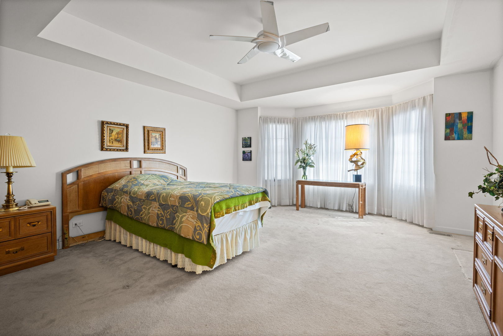 522 Rivershire Place