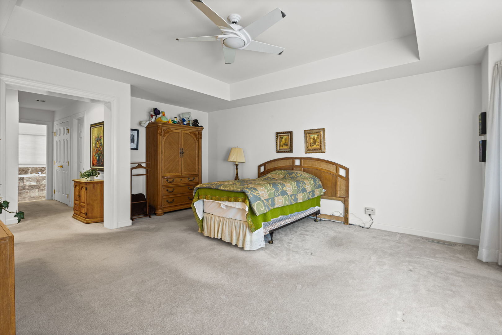 522 Rivershire Place