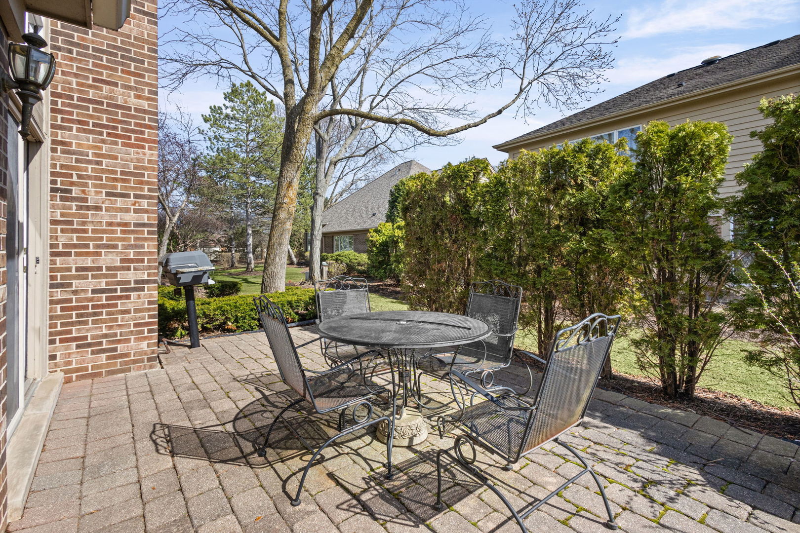 522 Rivershire Place