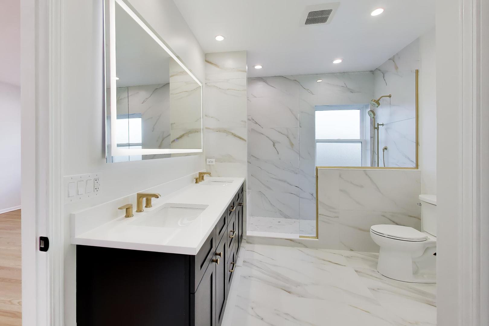 1688 Green Bay Road Unit: 404