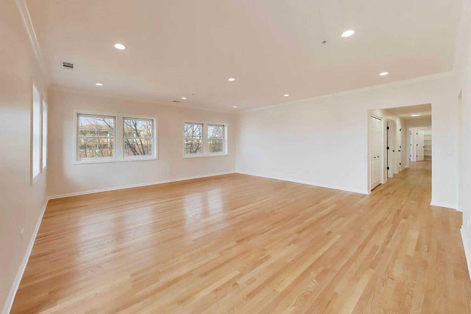 1688 Green Bay Road Unit: 404