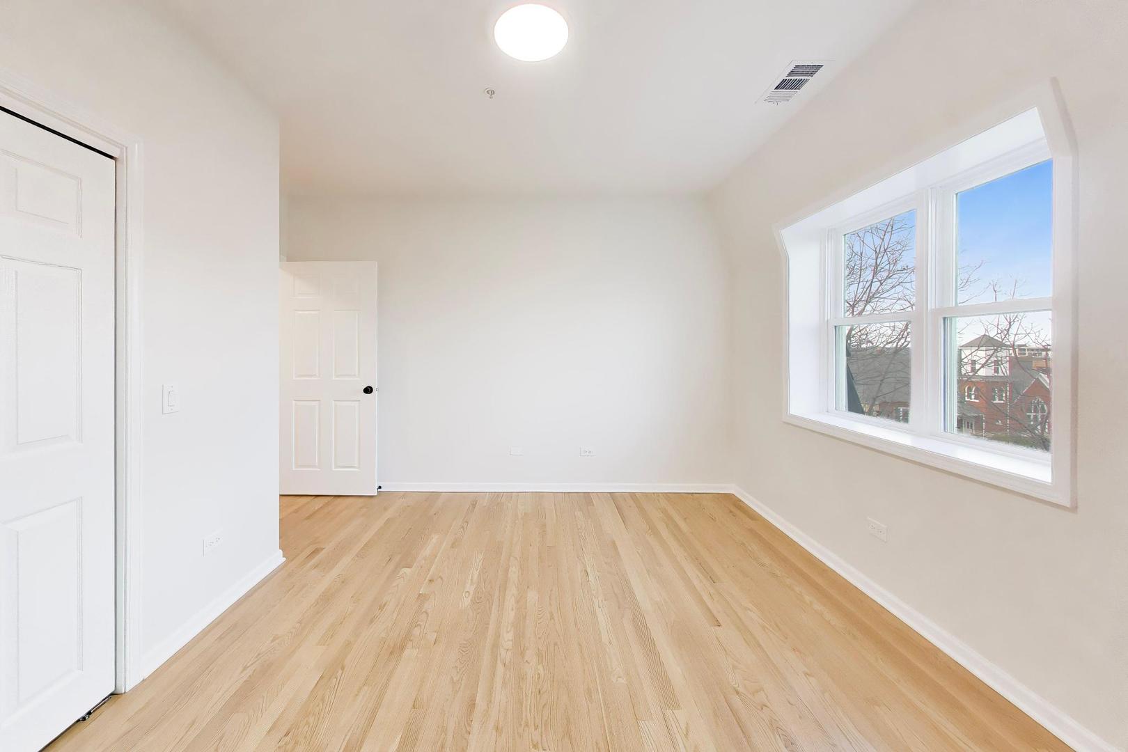 1688 Green Bay Road Unit: 404