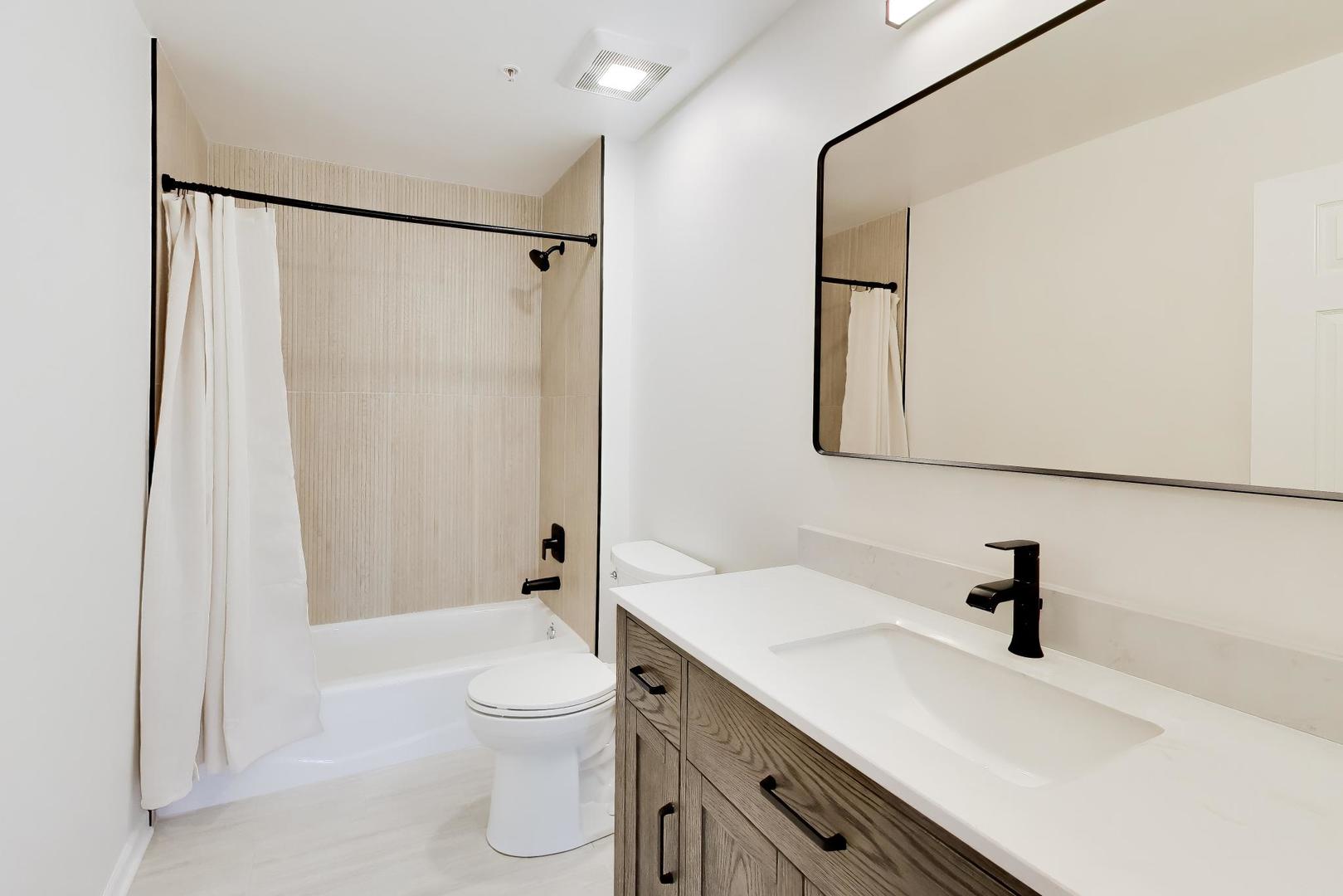 1688 Green Bay Road Unit: 404