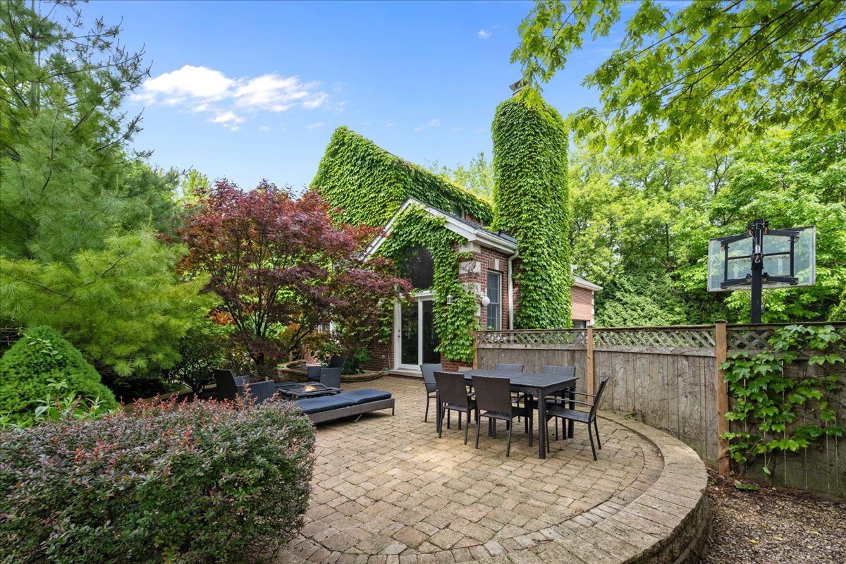 458 Naida Terrace