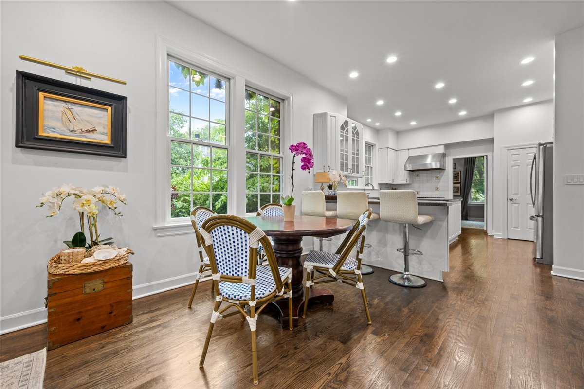 458 Naida Terrace