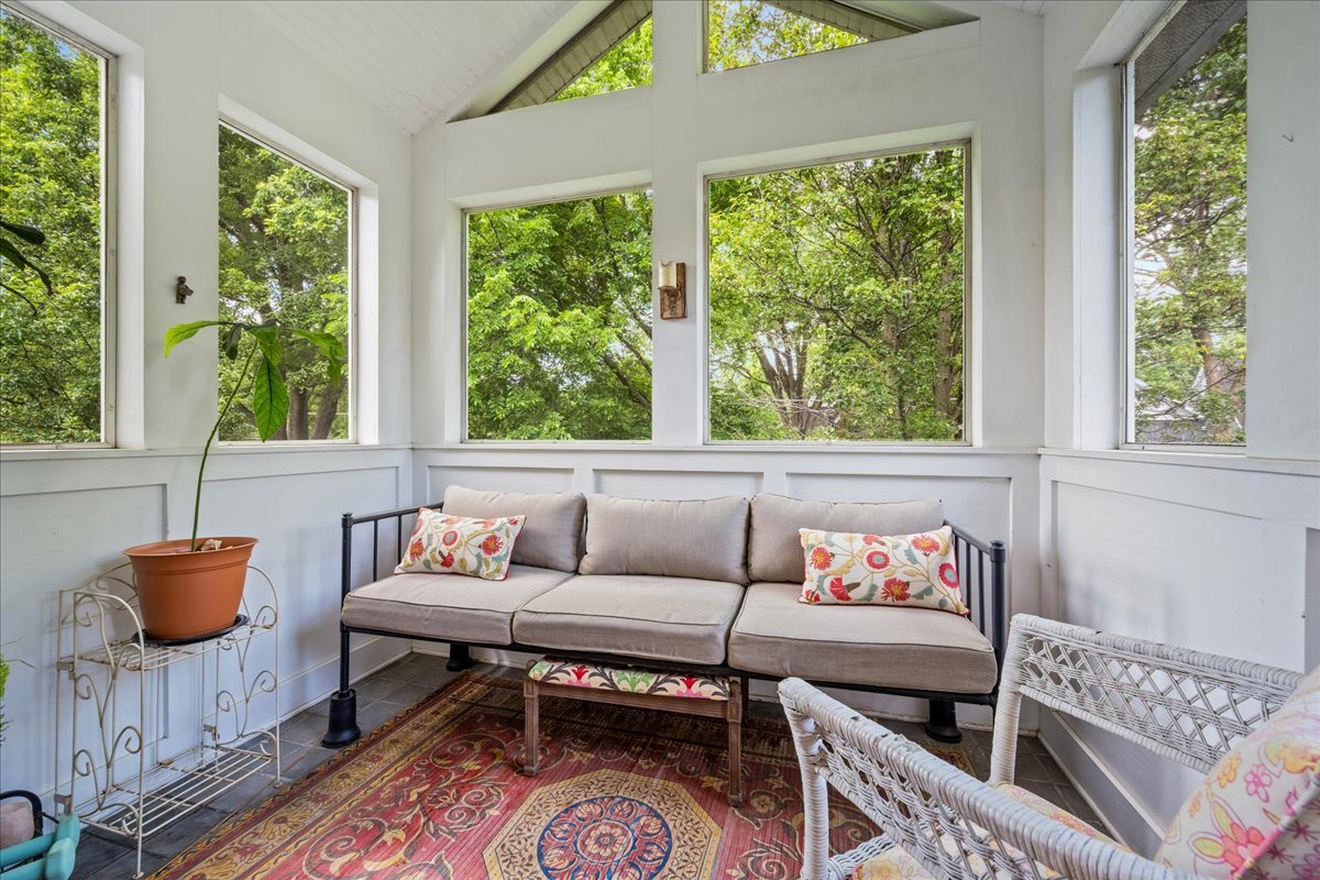 423 Pleasant Avenue