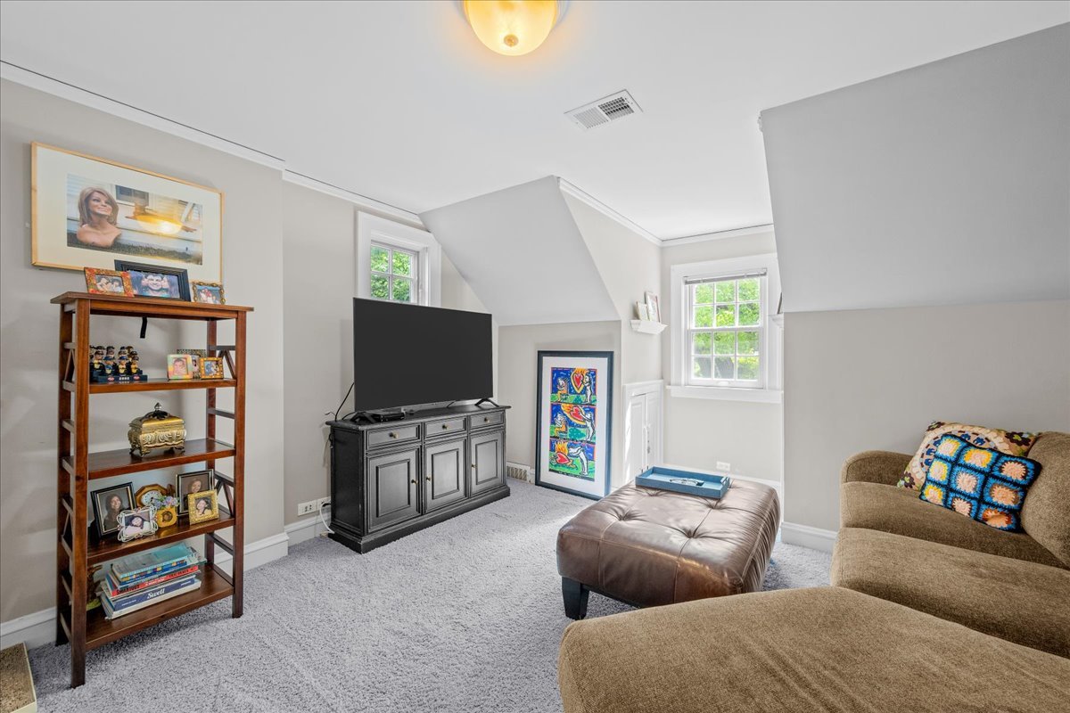 423 Pleasant Avenue