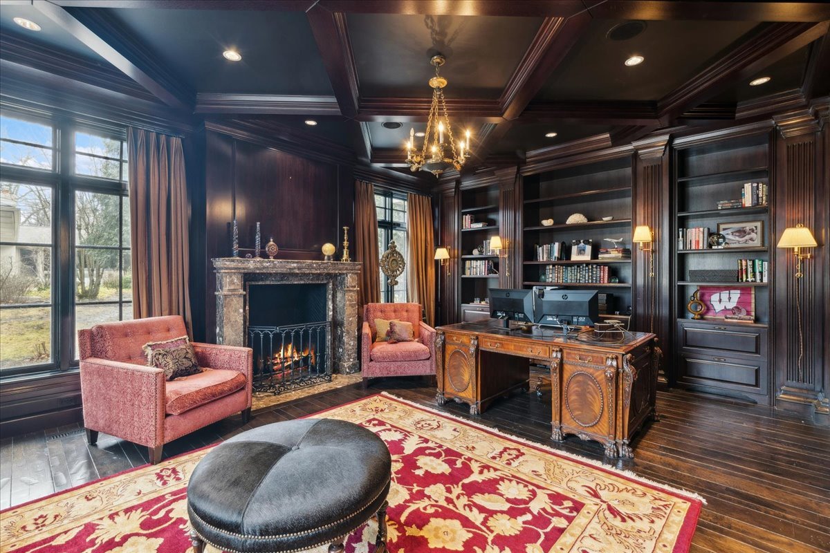 2214 Churchill Lane