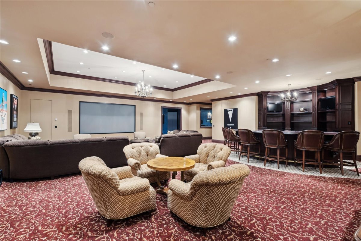 2214 Churchill Lane