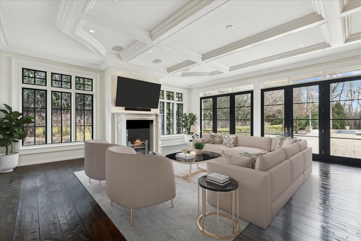 2214 Churchill Lane