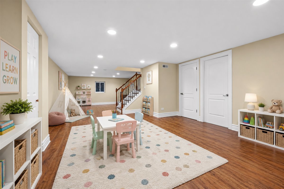 2925 Parkside Drive