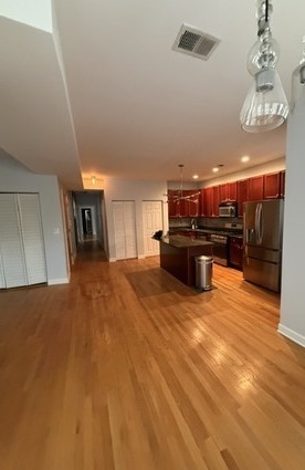 4056 N Sacramento Avenue Unit: 2