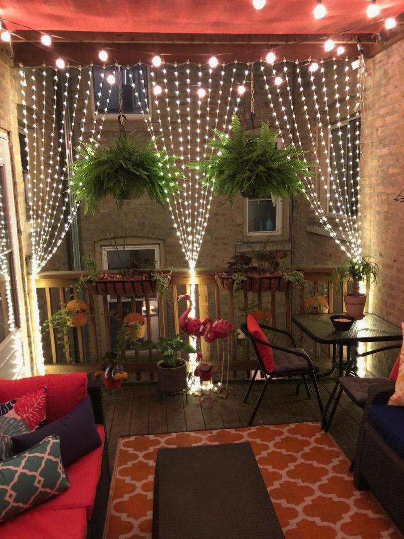 4056 N Sacramento Avenue Unit: 2