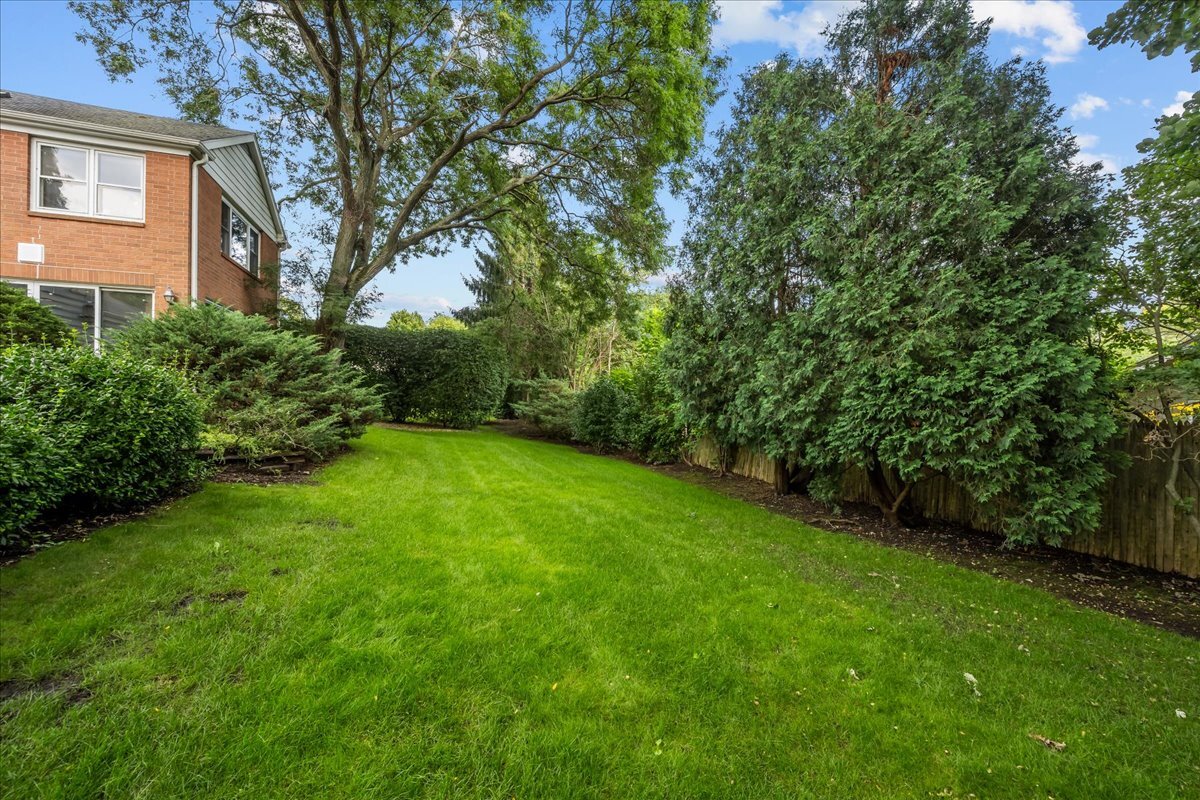 890 Dryden Lane