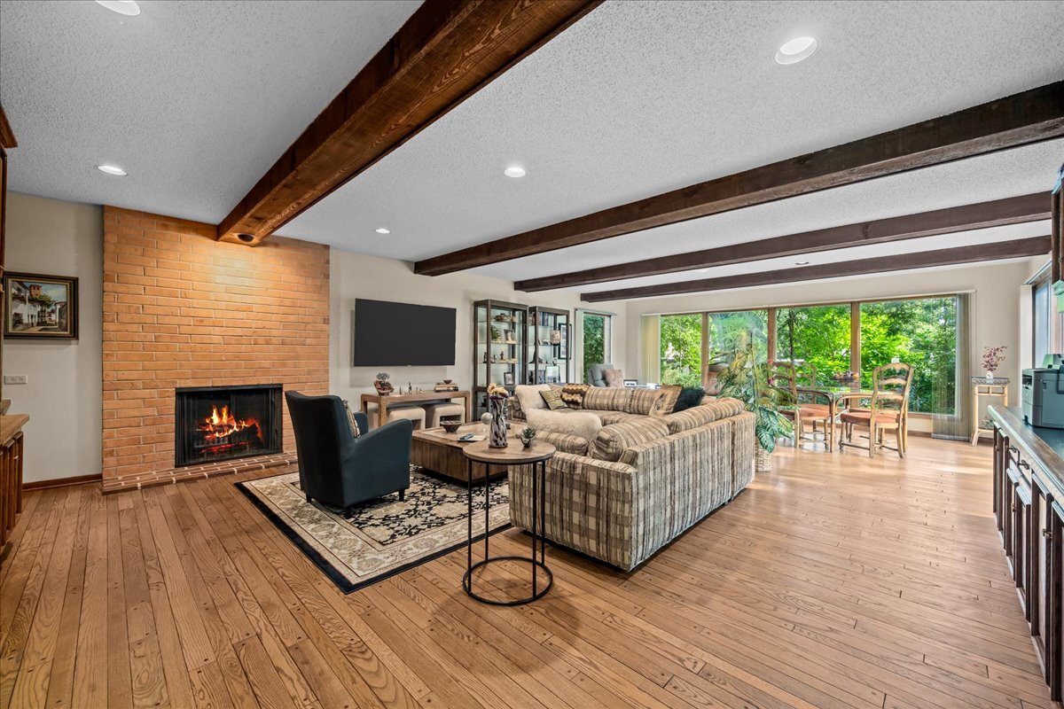 890 Dryden Lane