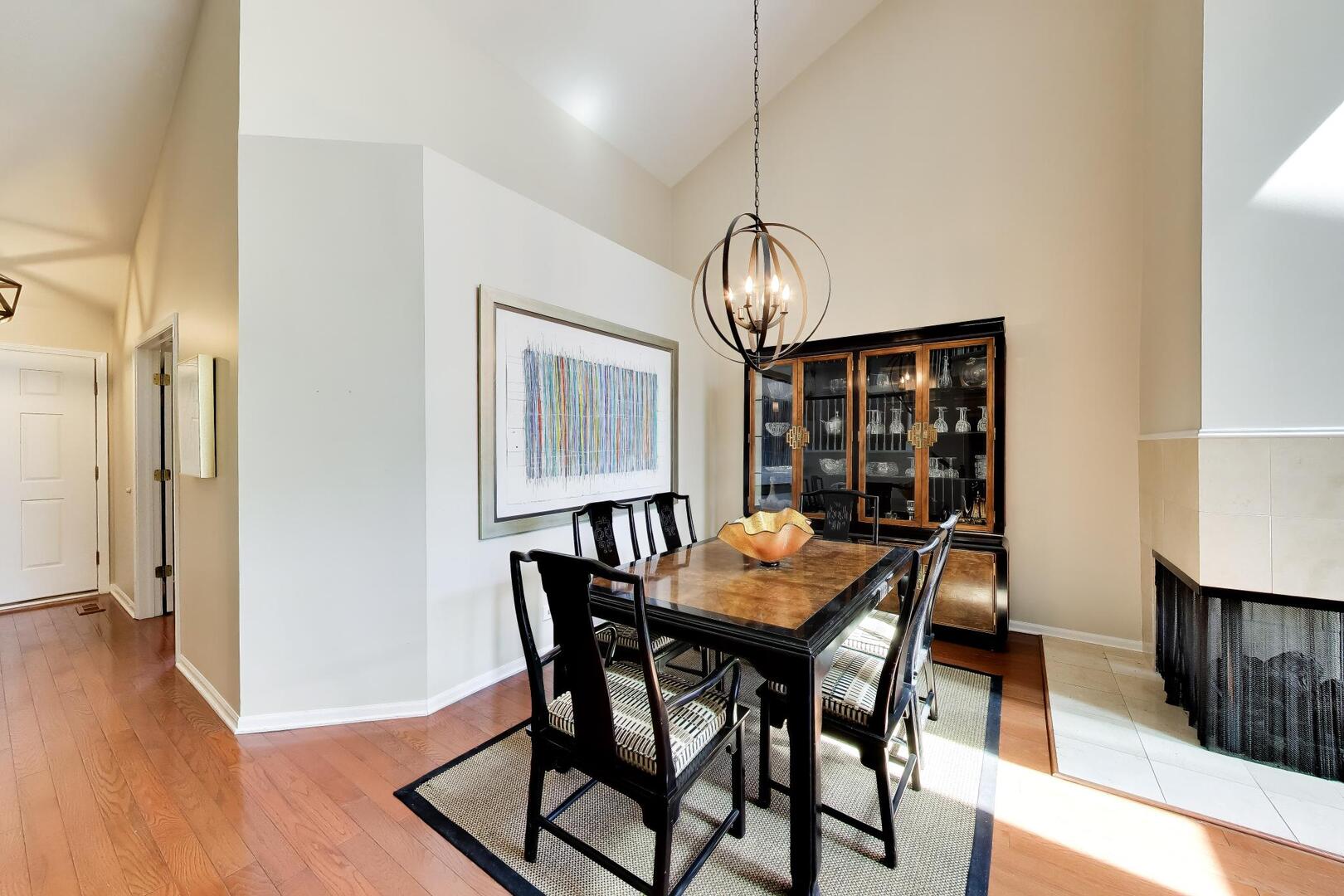 825 Fountain View Drive