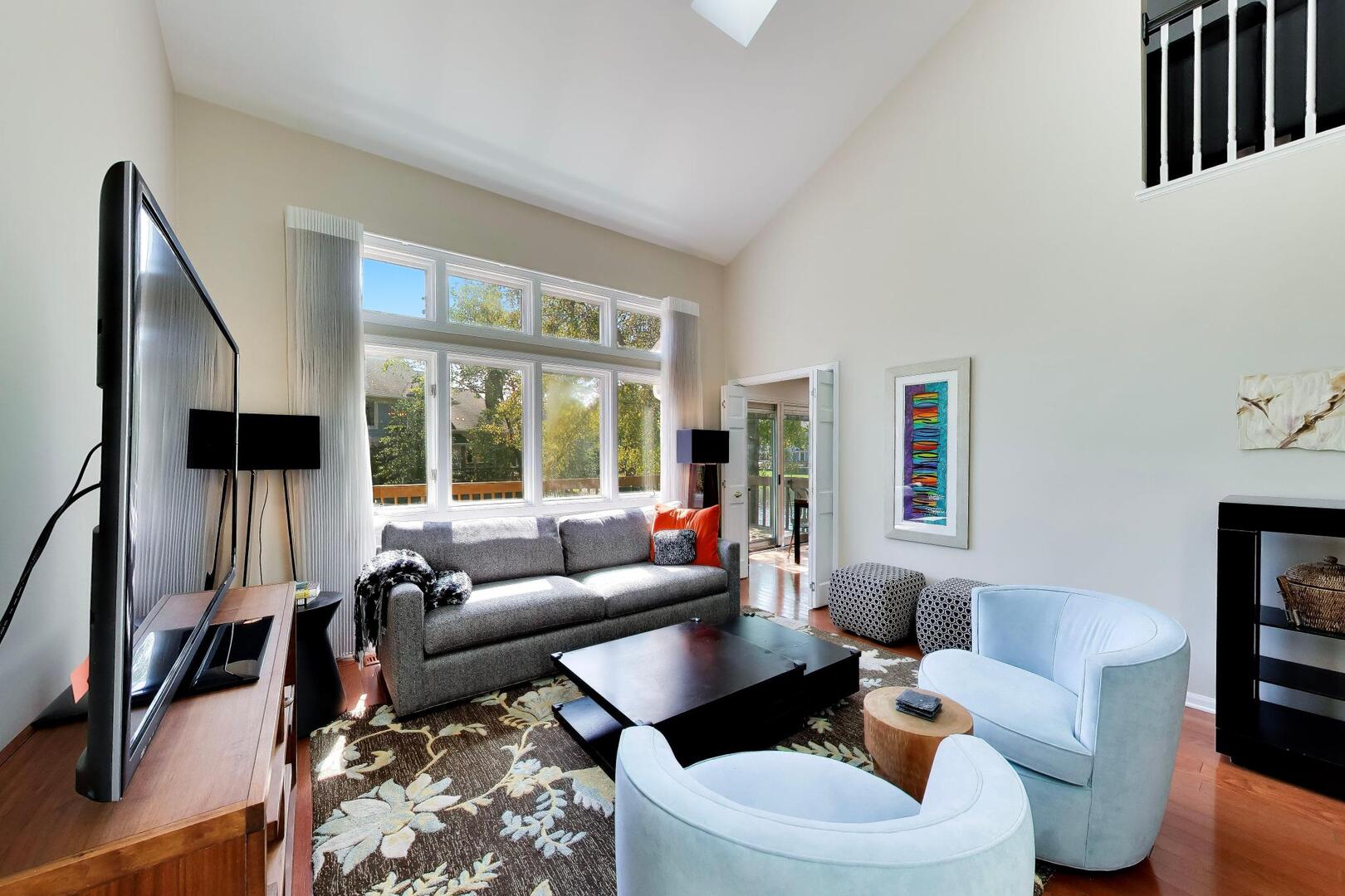 825 Fountain View Drive