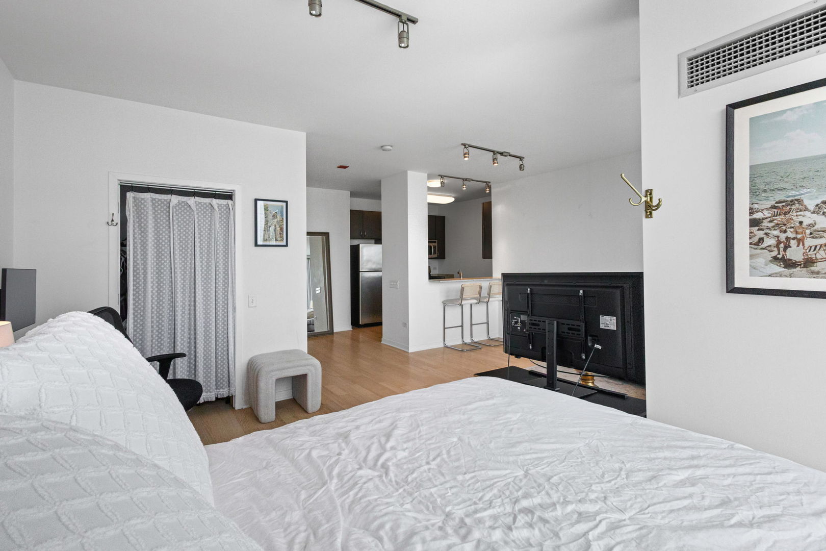 757 N Orleans Street Unit: 1901