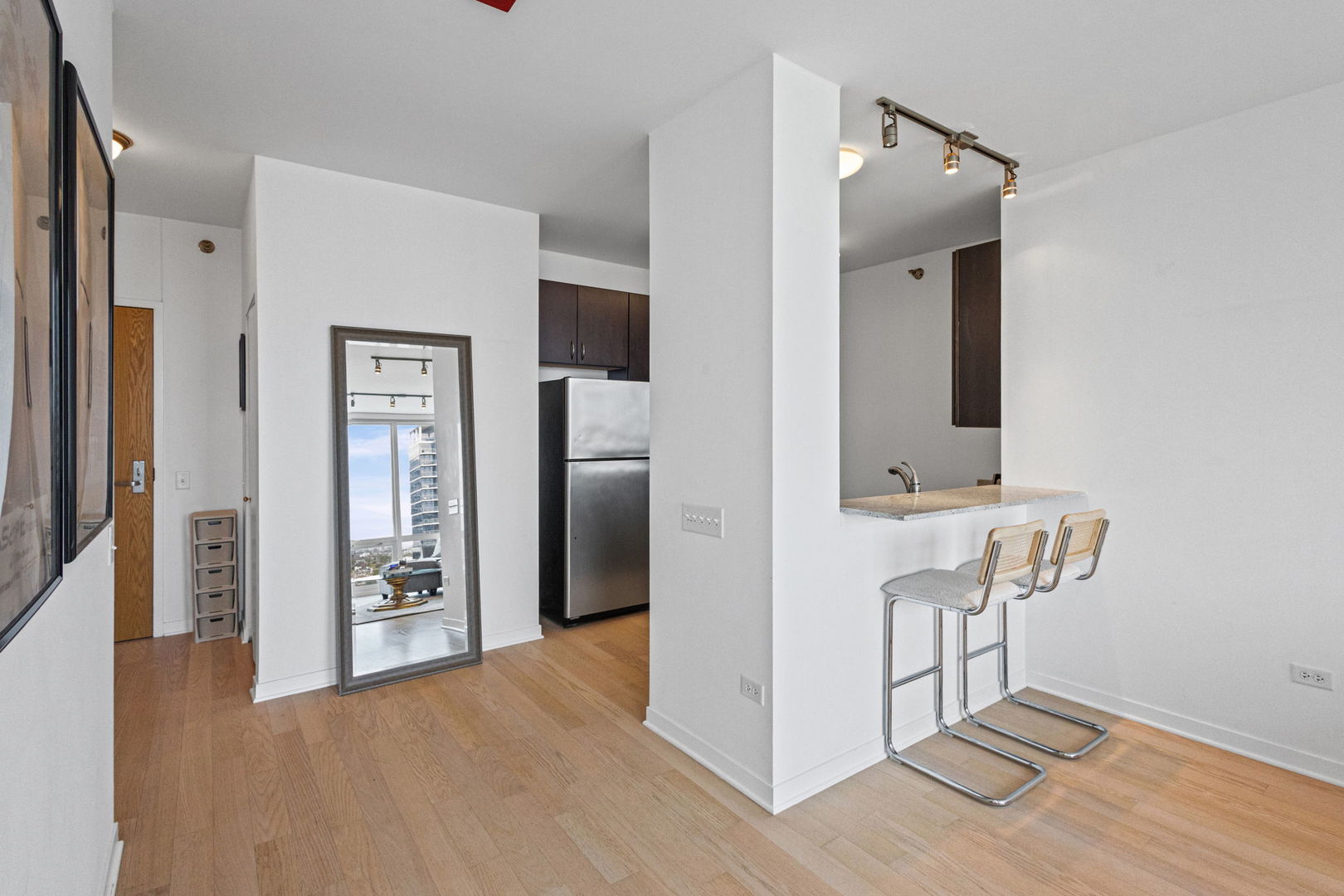 757 N Orleans Street Unit: 1901