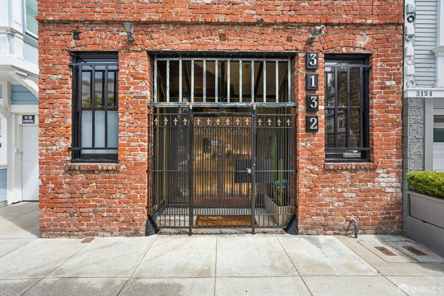 3132 Laguna Street