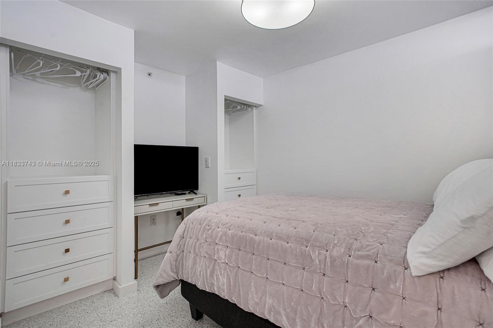 1621 Collins Ave # 504C