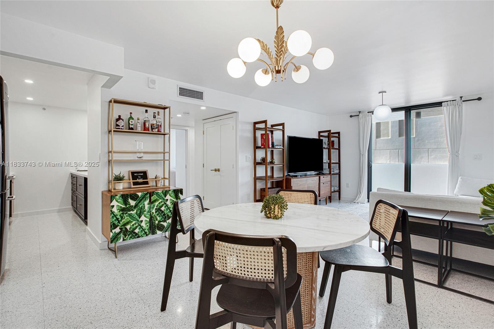 1621 Collins Ave # 504C