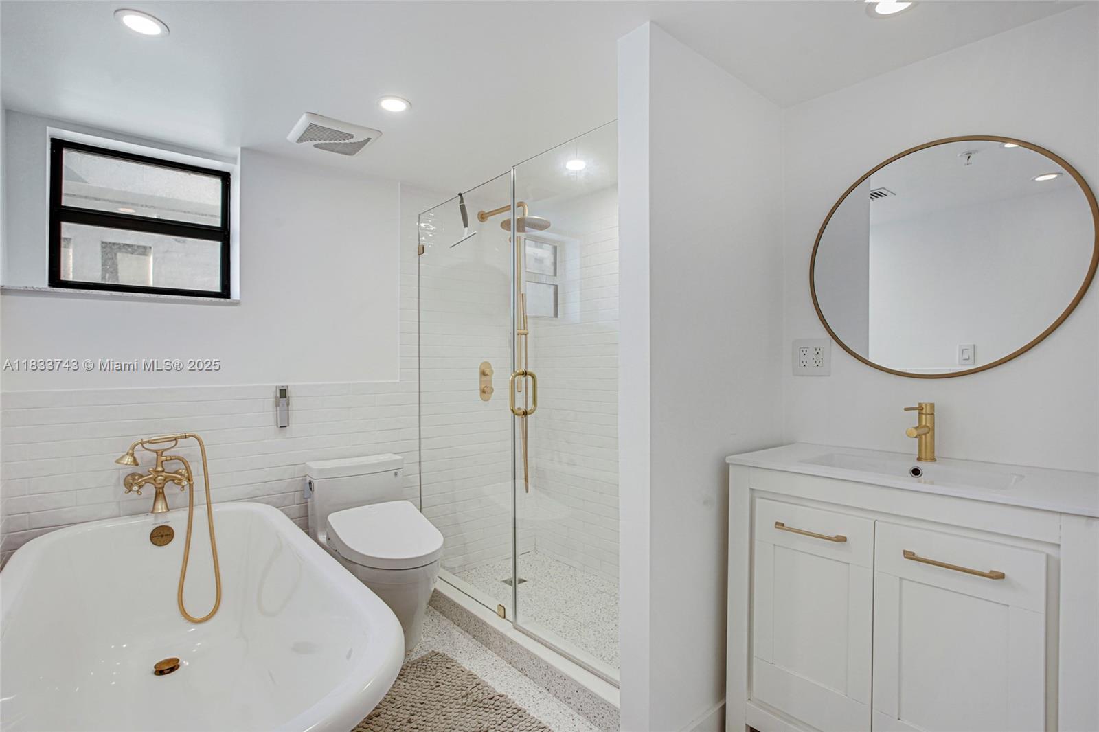 1621 Collins Ave # 504C