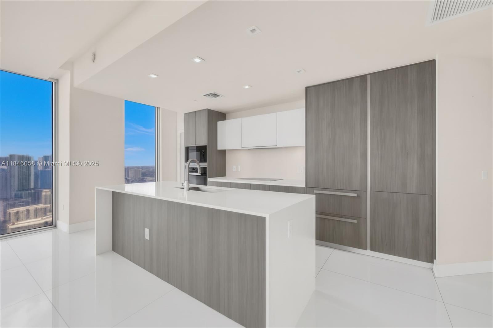 2900 NE 7th Ave # 4407