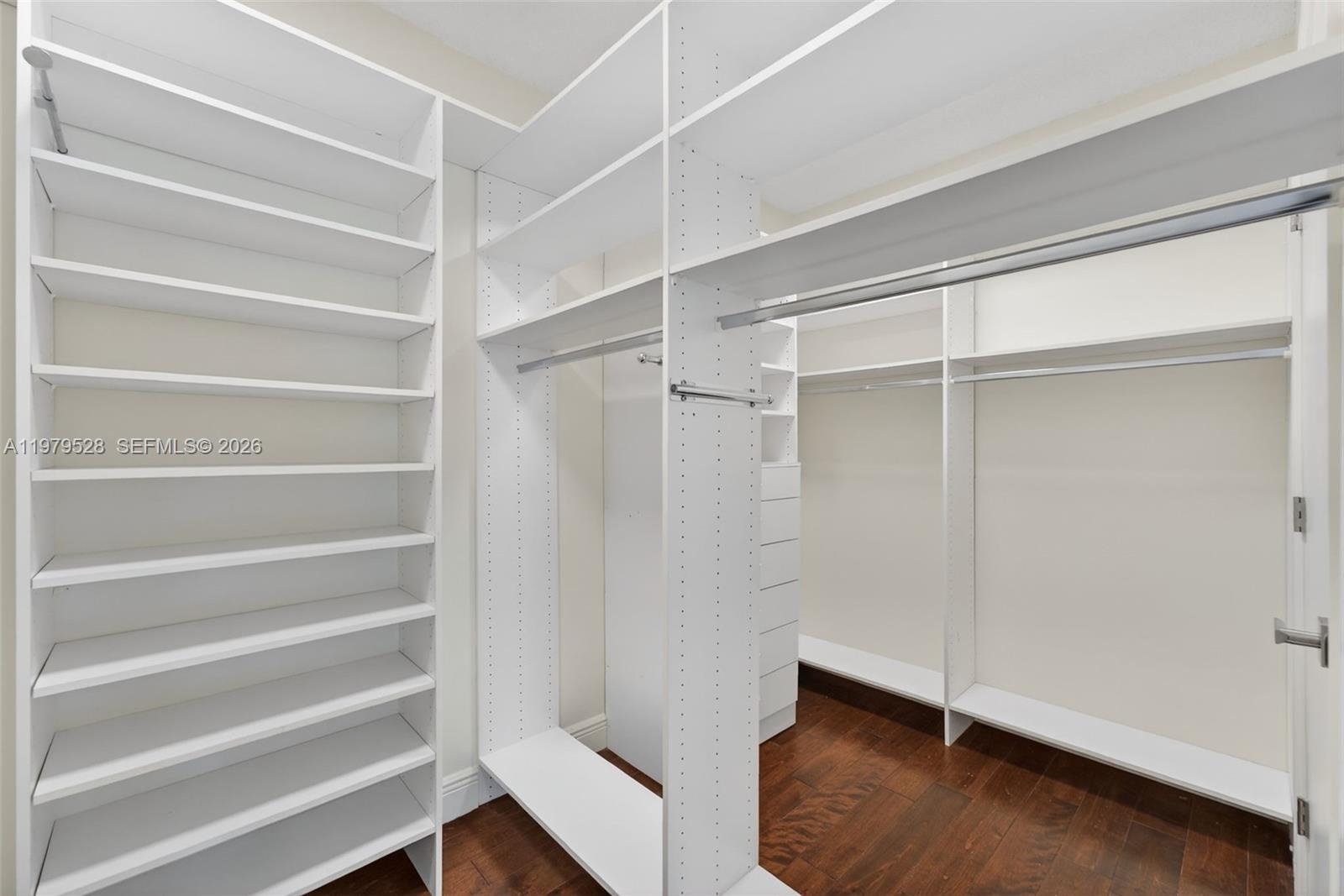 3600 Yacht Club Dr # 1802