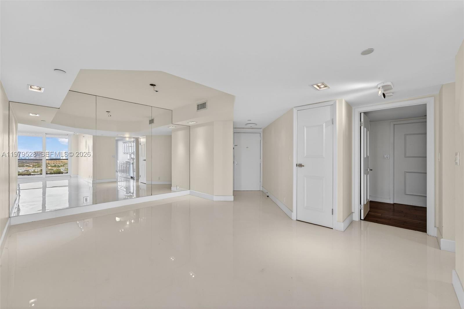 3600 Yacht Club Dr # 1802