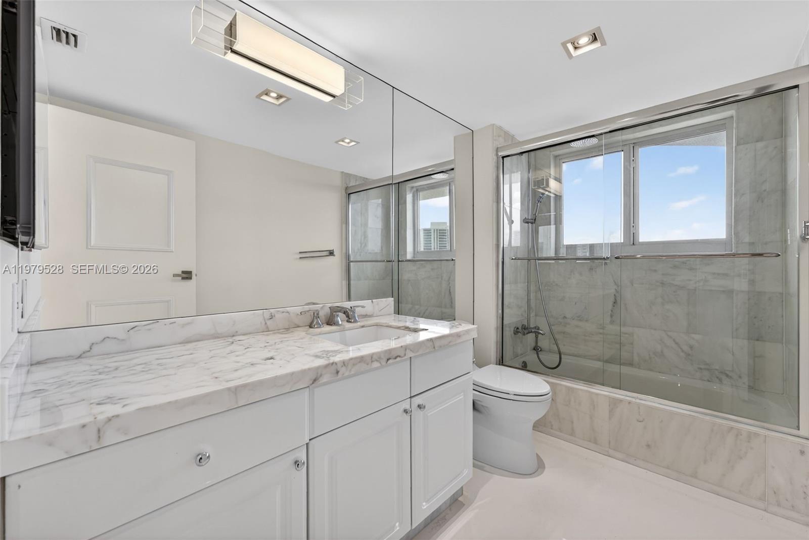 3600 Yacht Club Dr # 1802