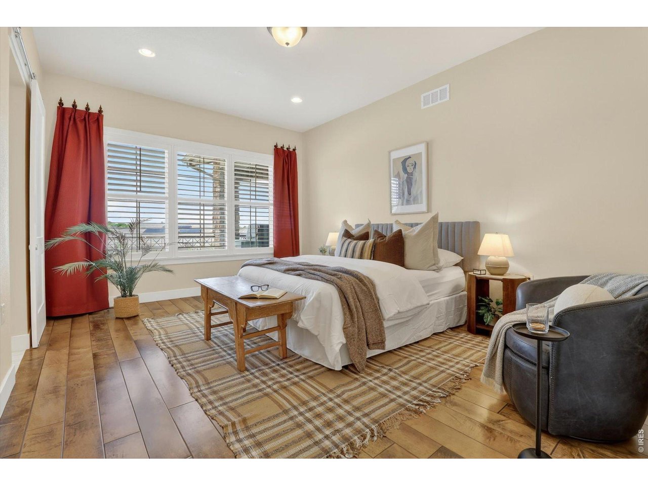 375 Casalon Pl