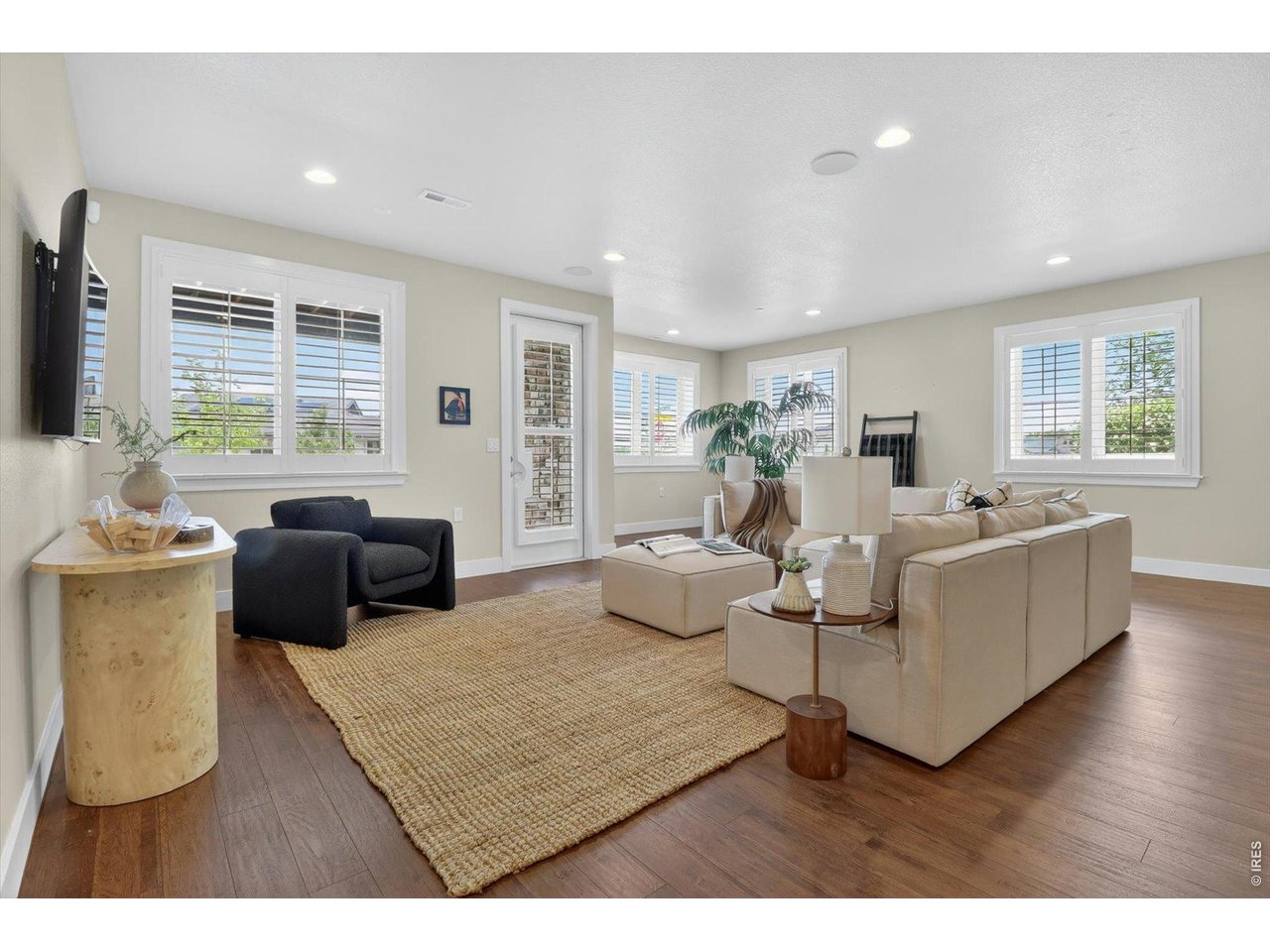 375 Casalon Pl