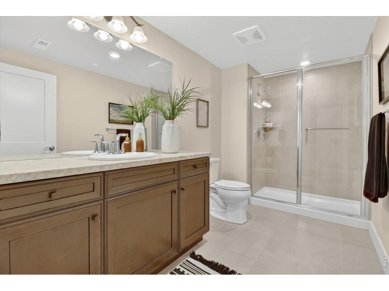 375 Casalon Pl