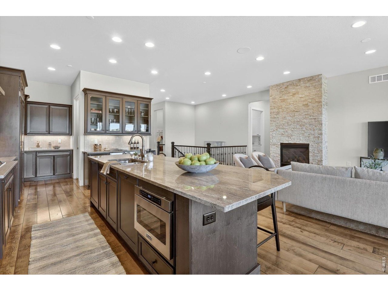 375 Casalon Pl